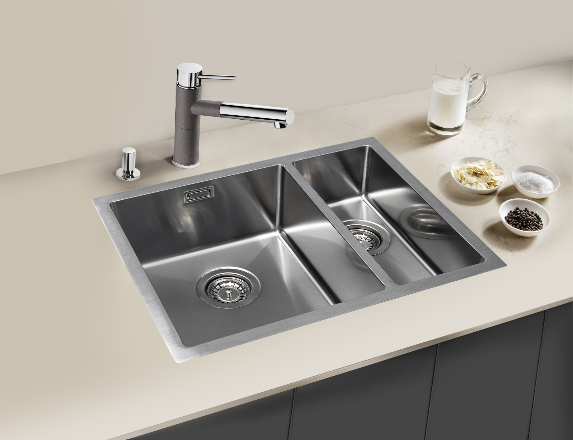 Мойка Grandex Aqua PROLINE 58, 550х450х200, сифон в комплекте (300208)